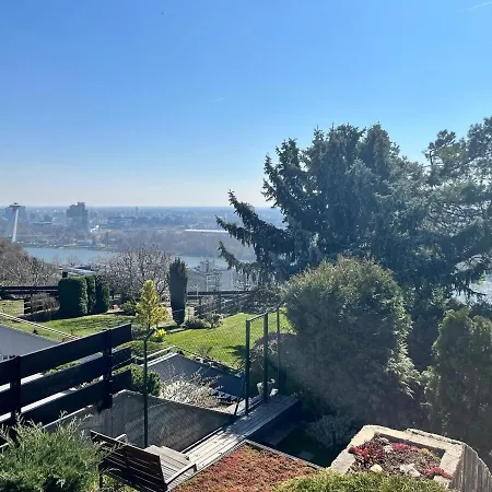 Amazing View Of The River Donau * ブラチスラヴァ